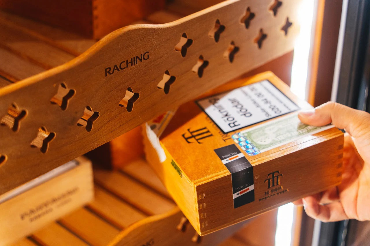 Raching MON2800A: Automated Climate-Controlled Humidor (1,500-cigar capacity)